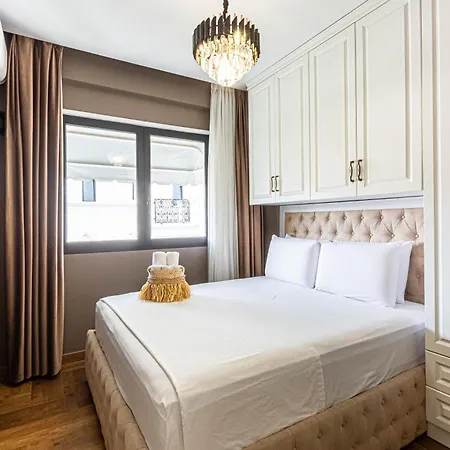 Brownie Luxury 1 With Balcony Full Kitchen 3 Min To